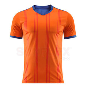 เสื้อฟุตบอลคุณภาพสูงปรับแต่งได้ 100% โพลีเอสเตอร์ ระบายอากาศได้ดี น้ำหนักเบา แขนสั้น สำหรับทีมกีฬา - Product Image 1