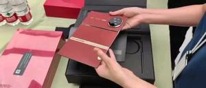 Huawei Mate XT ของแท้ใหม่เอี่ยม ระบบปฏิบัติการ HarmonyOS หน่วยความจำ 16GB พื้นที่เก็บข้อมูล 1TB หน้าจอพับได้ 3 ตอน ขนาด 7.85 นิ้ว รองรับ 5G สมาร์ทโฟนปลดล็อคแล้ว - Product Image 3