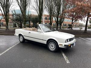 BMW 325i Convertible de 1989 en Buen Estado, Sin Reserva, Turboalimentado, Motor M52 de 6 Cilindros, Transmisión Manual de 5 Velocidades, Amplio Reporte - Product Image 2