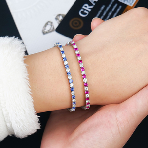 Bracelets de tennis en argent 925 plaqué rhodium pour femmes, avec corindon bleu rose serti griffe et moissanite VVS, vente en gros - Product Image 1