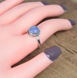 แหวนเพชรโอปอลสีเงินทรงกลมสีเงินแท้925ออกแบบทำด้วยมือของขวัญครบรอบปีที่หรูหรา - Product Image 4