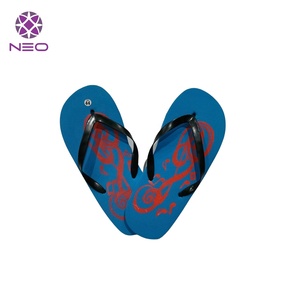 Toboganes de playa personalizados OEM, chanclas supersuaves con colores aleatorios, materiales respetuosos con el medio ambiente, garantía de envío a tiempo - Product Image 1