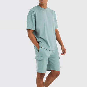 Conjuntos cortos de verano para hombre, personalizados, transpirables, 100% algodón, camisetas deportivas y pantalones cortos en un conjunto cómodo con bolsillo tipo cargo. - Product Image 5