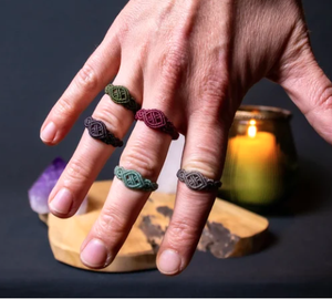 Anillo de macramé hecho a mano de moda, cuentas redondas de turquesa china, anillo de macramé ajustable, anillo de buena calidad para su joyería - Product Image 4