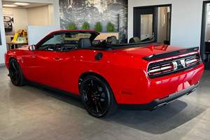 Dodge Challenger SRT Hellcat Jailbreak 2023, Tracción Trasera, Motor V8 Supercargado de 717 hp, Automático, Convertible - Product Image 3