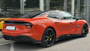 Recarga T 8 de 2023 V o l V o 455-HP Hybrid Powertrain AWD de bajo kilometraje y precio asequible en stock listo para enviar - Product Image 6