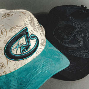 Casquettes de baseball en daim de qualité supérieure, à large bord, style « The Wizard Dad Hats », personnalisées, 5 panneaux, en daim, casquettes de baseball, casquettes « Bas Hats X El Mago Dad Hats », 2026 OEM - Product Image 6