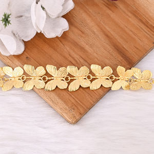 Pulsera de Diseño Floral con Cadena de Eslabones de Latón Chapado en Oro Amarillo de Alta Calidad, Joyería Moderna Personalizada para Mujeres y Niñas - Product Image 2
