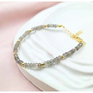 Bracelet élégant en cristal de labradorite plaqué or 18 carats, accessoire de mode - Product Image 3