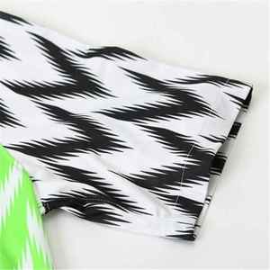 Uniforme de Fútbol Unisex, Cuello Redondo, Teñido en Prenda, Diseño Ajustado, Material Transpirable de Secado Rápido, Alta Calidad, Colores y Logotipos Personalizados para Equipos - Product Image 5