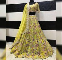 Meilleures ventes : Robe de mariée indienne et pakistanaise traditionnelle en organza de soie, richement brodée de paillettes, avec jupe en cancan et tissu Patta, longueur ras du sol