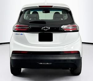 Chevrolet Bolt EV 2LT FWD 2023 d'occasion, incroyablement parfait, faible kilométrage, en stock, proposé à un prix fantastique - Product Image 3