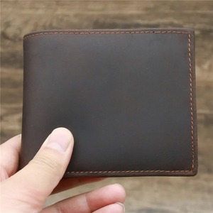 OEM et ODM Portefeuille vintage en cuir véritable avec blocage RFID et fermeture à pli Broderie Design minimaliste pour hommes - Product Image 1