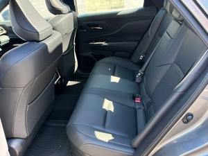 ใช้อย่างประณีต2025โตโยต้าคราวน์แพลตตินัม4dr ซีดาน AWD - Product Image 4