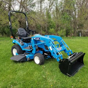 Tracteur utilitaire LS Tractor MT125 avec tondeuse à montage central de 60 pouces offrant un excellent contrôle et une grande durabilité - Product Image 1
