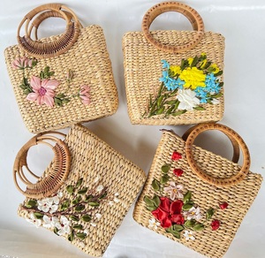 Sac à main écologique compact en jacinthe d'eau naturelle Poignée en rotin Fermeture ouverte élégante à deux sangles Conception de fleurs facile à transporter - Product Image 6