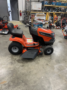 Tractor cortacésped Husqvarna YTH22V46 de 22HP usado, económico y asequible, en venta. Proveedor de cortacéspedes para jardín con envío inmediato. - Product Image 6