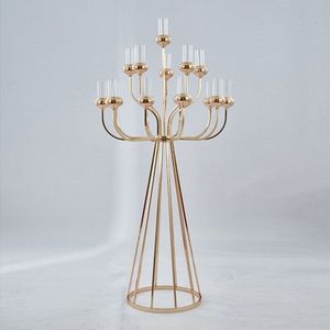 Bougeoir décoratif en métal pour table à manger avec finition brillante, adapté aux événements aux chandelles et aux dîners. - Product Image 4