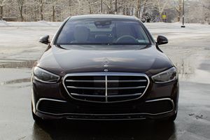 Mercedes-Benz S580 4Matic 2021 d'occasion, V8 biturbo, transmission intégrale, très bien équipé, rouge rubellite métallisé - Product Image 2