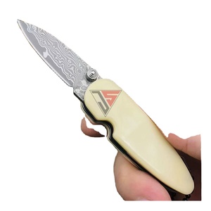 Couteau de poche pliant de chasse en acier Damas personnalisé avec gravure en lame d'acier Damas, manche en os - Product Image 1
