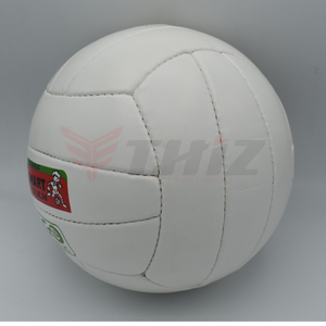 Sliotars de style classique lançant des balles de pied GAA Logo personnalisé léger et durable fabriqué à Sialkot Pakistan - Product Image 4