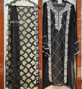 Trajes sin costuras bordados a mano de diseñador moderno Ropa india y pakistaní - Product Image 2