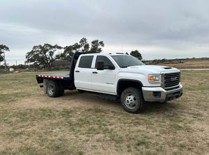 GMC 3500 Crew Cab & Chassis 2018 - Product Image 3