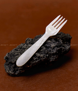 LUXUEUSE Cuillère en nacre, cuillère à caviar, couteau en nacre, fourchette en nacre Taille 6 à 12cm Fait à la main Vietnam - Product Image 1