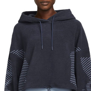 Sudaderas con capucha recortadas de mujer de punto frontal de color sólido con logotipo personalizado de fabricante pakistaní - Product Image 6