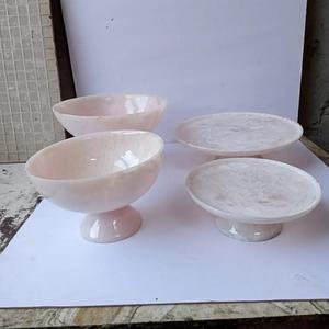 Ensemble de bols sur piédestal en résine noire et blanche sophistiqués, faits à la main, centre de table pour la maison de luxe, hôtels, tables - Product Image 2