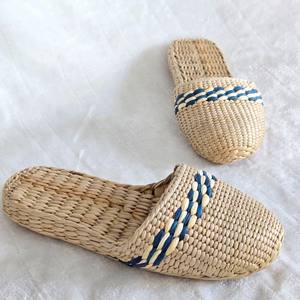 Sandalias deslizantes hechas en Vietnam, pantuflas ecológicas de jacinto de agua, chanclas para mujer - Product Image 1