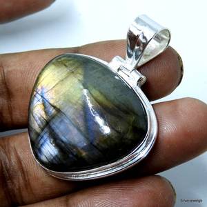 Pendentif en argent sterling vintage fait à la main Labradorite de feu violet naturel Unique belle idée cadeau de bijoux pour femmes filles - Product Image 4