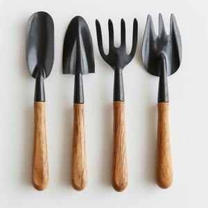 Faucille de jardin en fer rustique polie à la main en finition patinée outil artisanal conçu pour l'utilité et la décoration - Product Image 2