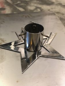 Elegante Jolly Anchor Metal Tree Stand Robusto Holiday Decor Esencial para Navidad - Product Image 5