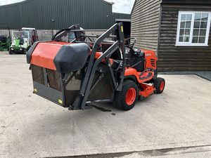 Tondeuse à gazon autoportée Kubota G261HD tracteur de jardin 48v cueilleur d'herbe en excellent état composants de base comprenant un engrenage de pompe à moteur - Product Image 3