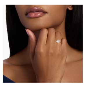 แหวนหมั้นเพชรสามเม็ดดีไซน์วินเทจจาก Konkan – แหวนแฟชั่นสุดหรูสำหรับเจ้าสาวที่เหนือกาลเวลา - Product Image 4