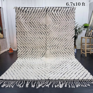 Superbe tapis marocain Beniourain de haute qualité 6x8 blanc noir Design géométrique fait à la main en laine tapis uni taille personnalisée disponible - Product Image 5