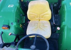 Tractor Utilitario John Deere 5075E 2021, 75HP, Motor Massey, Automático, con Larga Vida Útil, Opciones 4x4 y 2x4 - Product Image 5