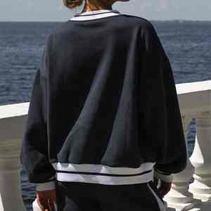 สเวตเชิ้ตขนแกะเทอร์รี่สเวตเชิ้ตลายทางมีปกพิมพ์ลาย - Product Image 2