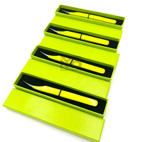Boîte en carton vert lime, emballage personnalisé, pinces à cils incurvées Delphine, pointe lisse et durable, haute qualité, personnalisable
