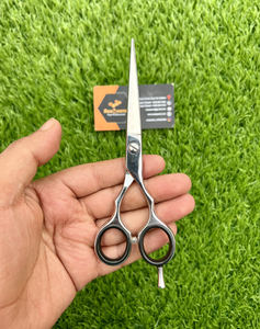 กรรไกรตัดผมสแตนเลสคมพิเศษสำหรับร้านเสริมสวยมืออาชีพที่ทนทานน้ำหนักเบา - Product Image 2