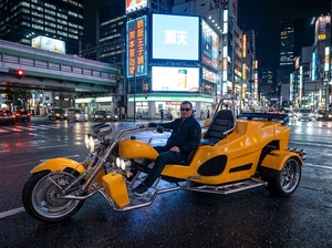 Triciclo Motorizado Amarillo Personalizado de 3 Ruedas, Carrocería Abierta, 2 Plazas, Uso del Pasajero del Lado Derecho - Product Image 4