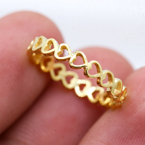 Comprar anillo de banda de joyería de uso diario hecho a mano en forma de corazón chapado en oro amarillo de Plata de Ley 925 para mujer al por mayor - Product Image 2