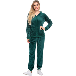 Survêtement en velours vert taille Lus personnalisé pour femmes survêtement de jogging deux pièces pour vêtements d'extérieur d'hiver - Product Image 4