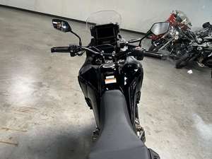 En stock: Motocicletas Africa Twin 2025 en venta y listas para exportar |   Ventas de automóviles - Product Image 4