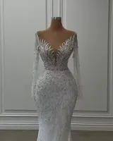 Robe de mariée vintage de luxe en satin, coupe droite, col montant, maxi, écologique, avec appliques et motifs en dentelle, idéale pour les soirées formelles