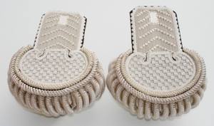 Épaulettes d'épaulette brodées à la main à la mode pour une utilisation de garde - Product Image 3