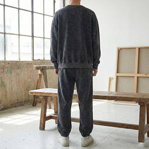 Sudadera con Capucha de Felpa de Algodón, Estilo Vintage, Corte Holgado, Dobladillo Sin Terminar, Lavado Mineral Estampado en Color Carbón Oscuro - Product Image 2