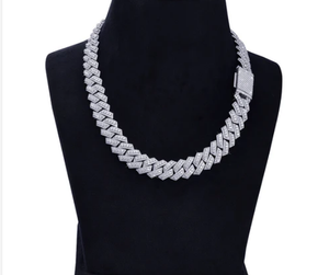 Collier en argent sterling avec pendentifs style hip-hop en moissanite taille princesse VVS1, passe le testeur, chaîne cubaine entièrement sertie en zigzag - Product Image 1