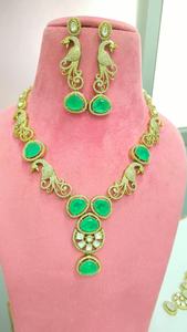 Ensemble de collier de qualité supérieure, design paon, belles boucles d'oreilles, bijoux minimalistes, parfaits pour les fonctions de mariage, les tenues de soirée - Product Image 6